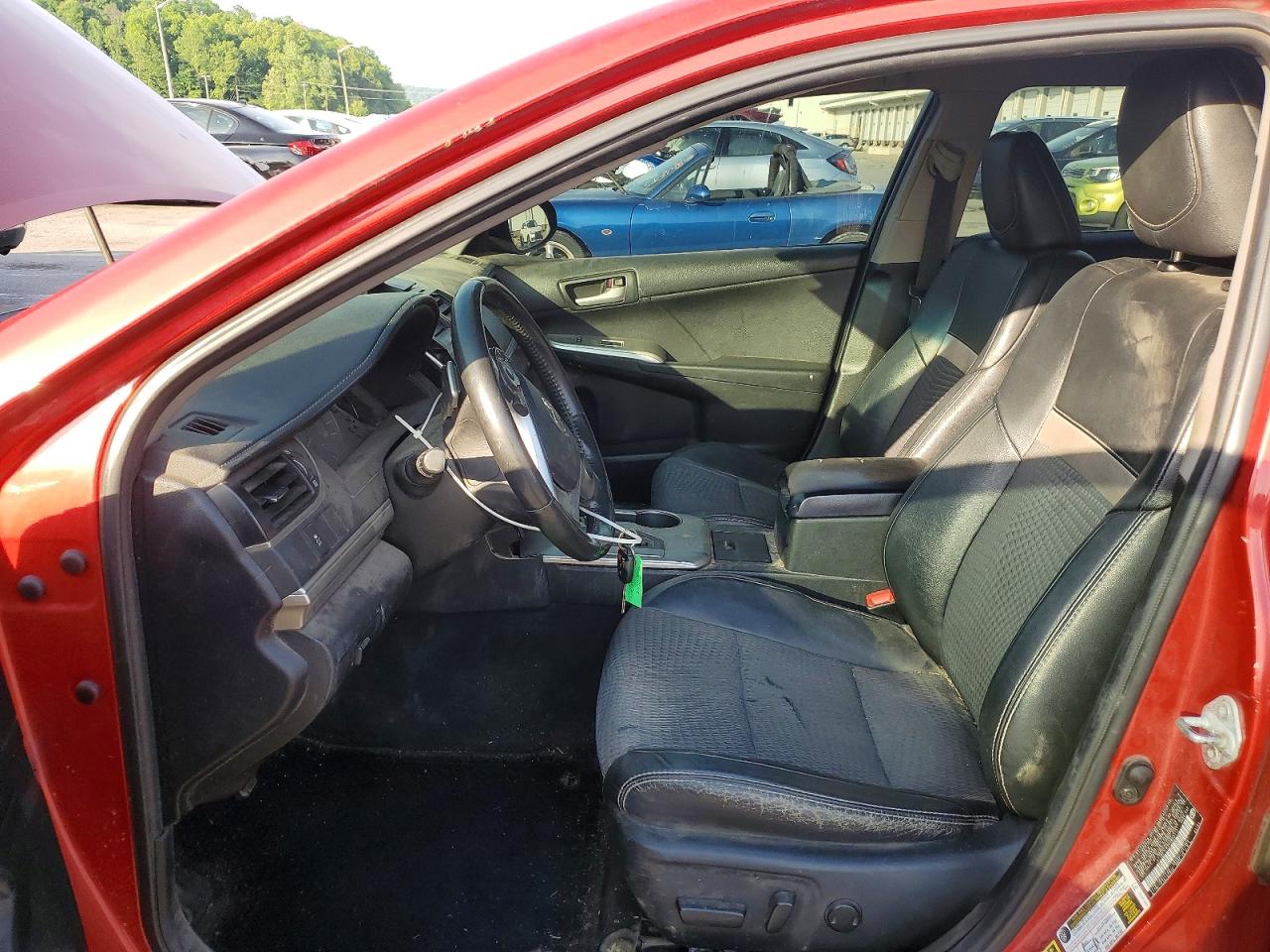2012 TOYOTA CAMRY SE photo 13