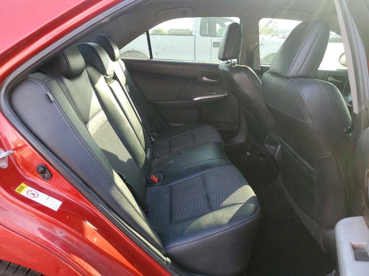 2012 TOYOTA CAMRY SE photo 19