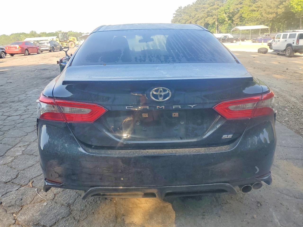 2018 TOYOTA CAMRY SE photo 16