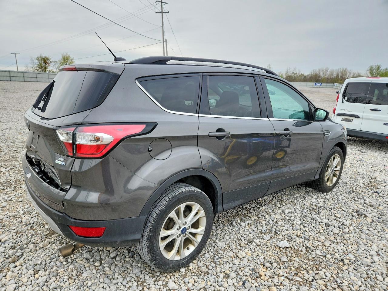 2017 FORD ESCAPE SE photo 3