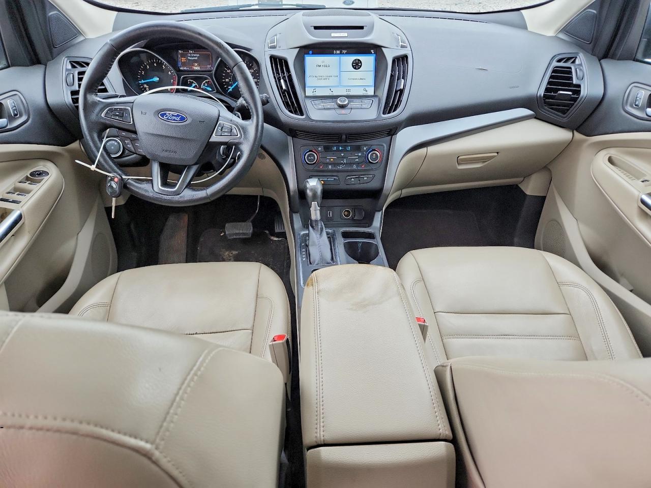 2017 FORD ESCAPE SE photo 8