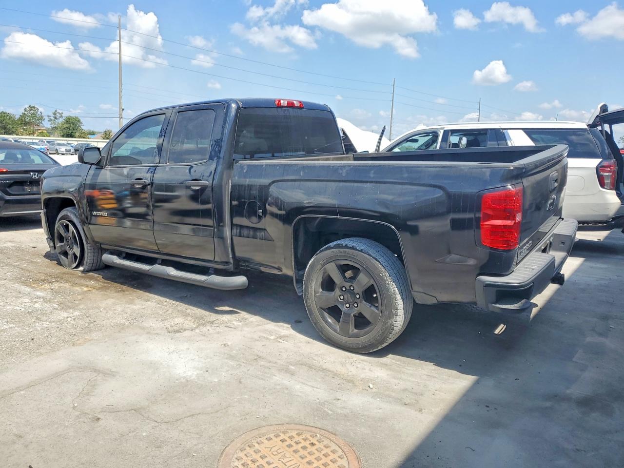 2018 CHEVROLET SILVERADO C1500 photo 3