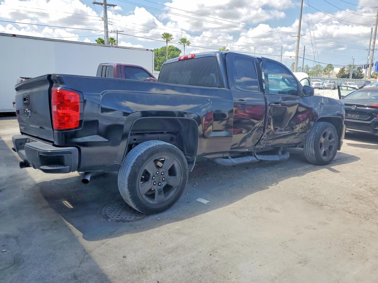 2018 CHEVROLET SILVERADO C1500 photo 5