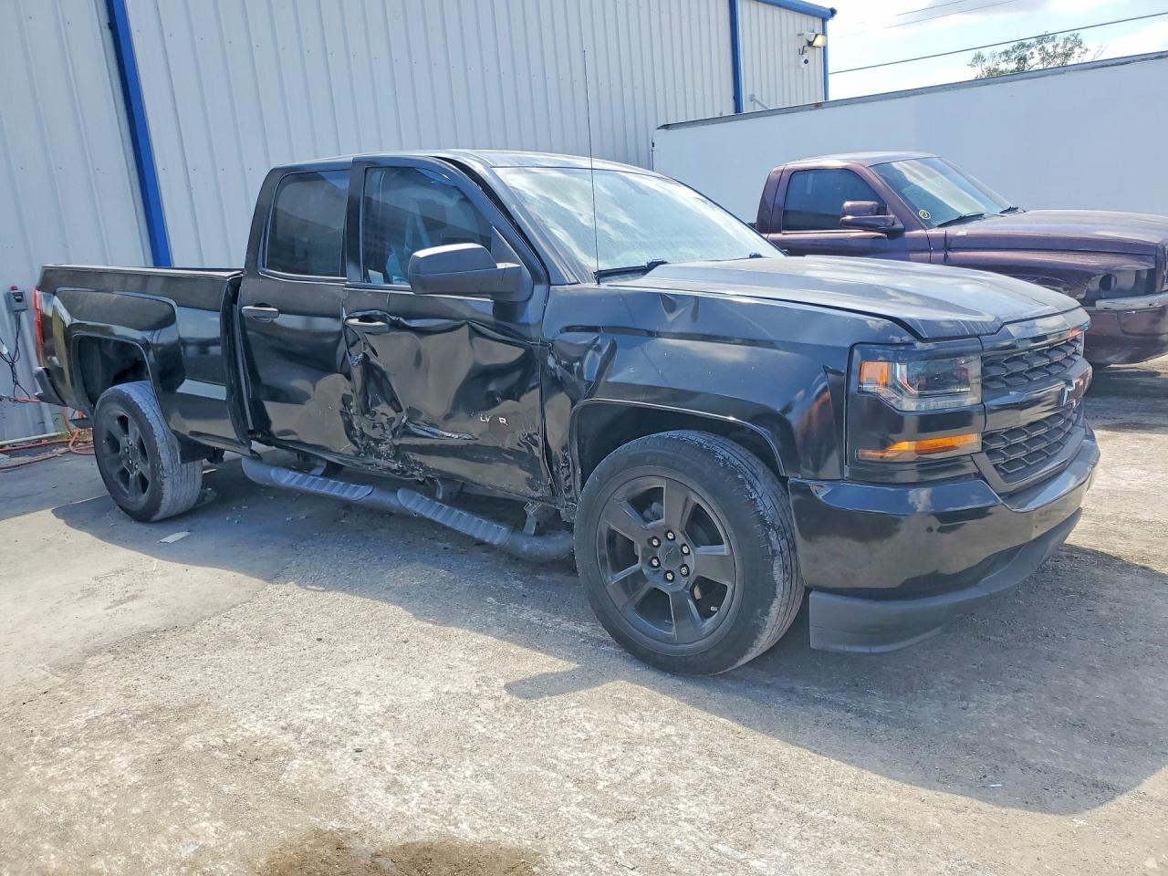 2018 CHEVROLET SILVERADO C1500 photo 7