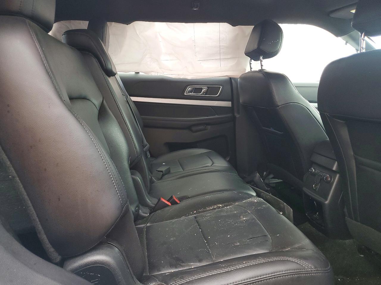 2017 FORD EXPLORER XLT photo 31