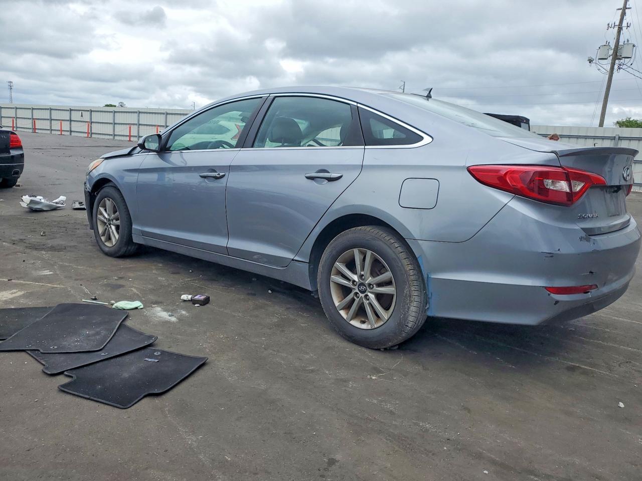 2017 HYUNDAI SONATA SE photo 2