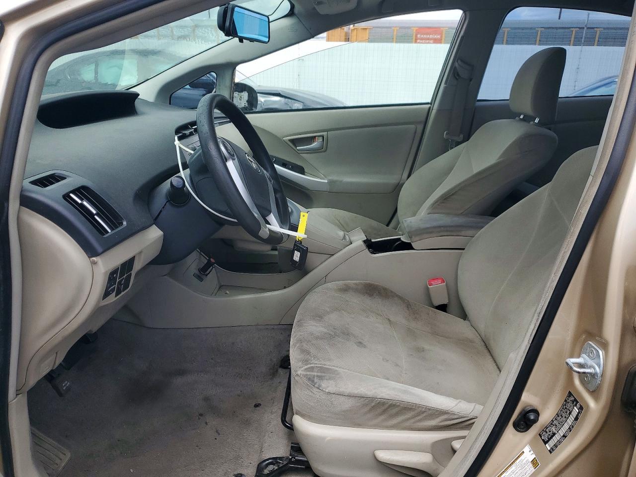 2011 TOYOTA PRIUS TWO photo 19