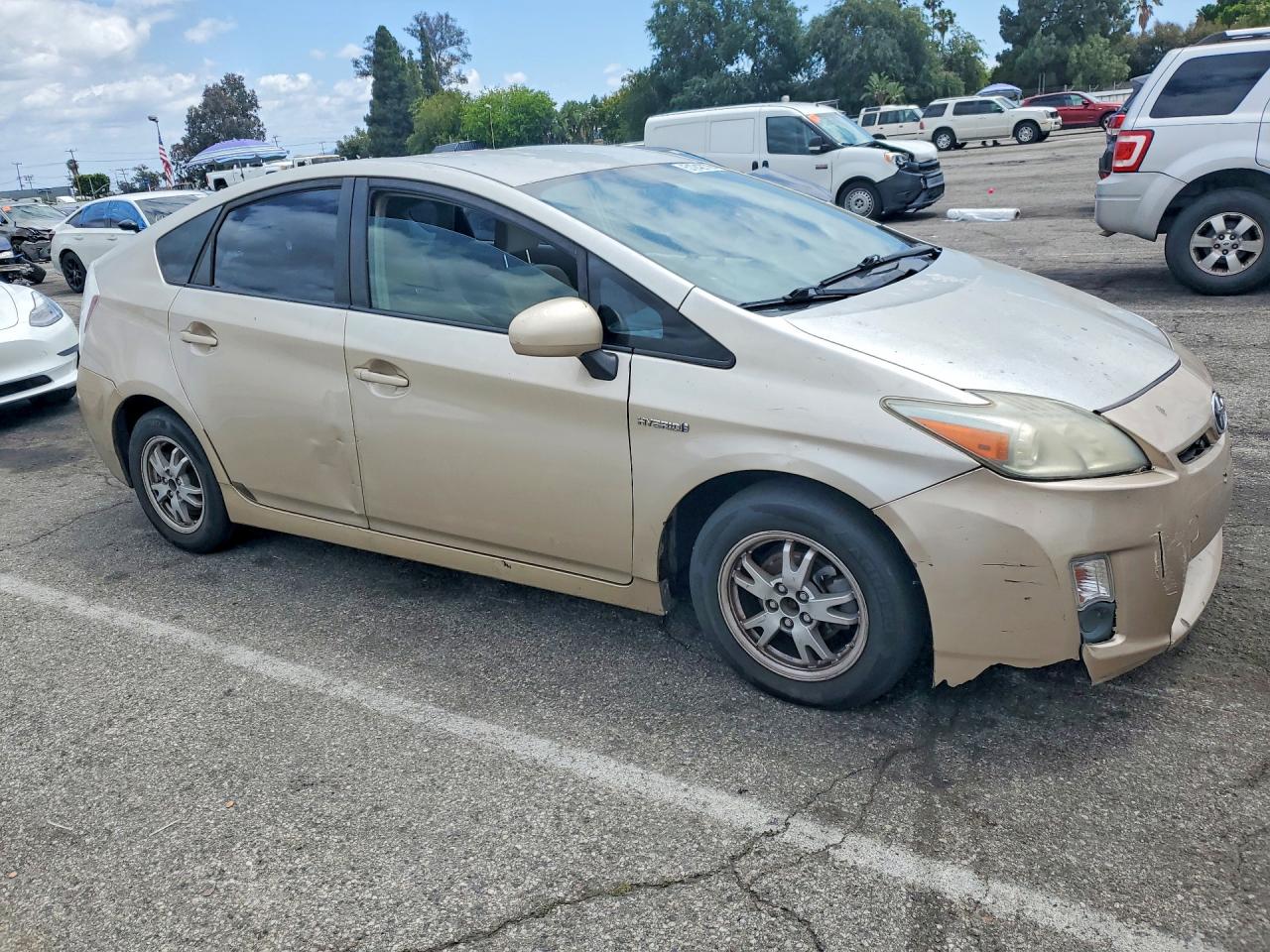 2011 TOYOTA PRIUS TWO photo 10