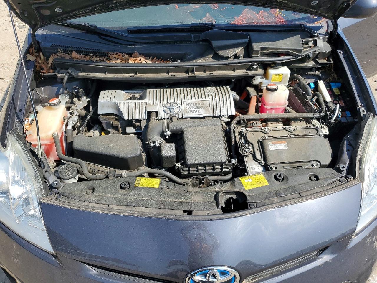2015 TOYOTA PRIUS TWO photo 21