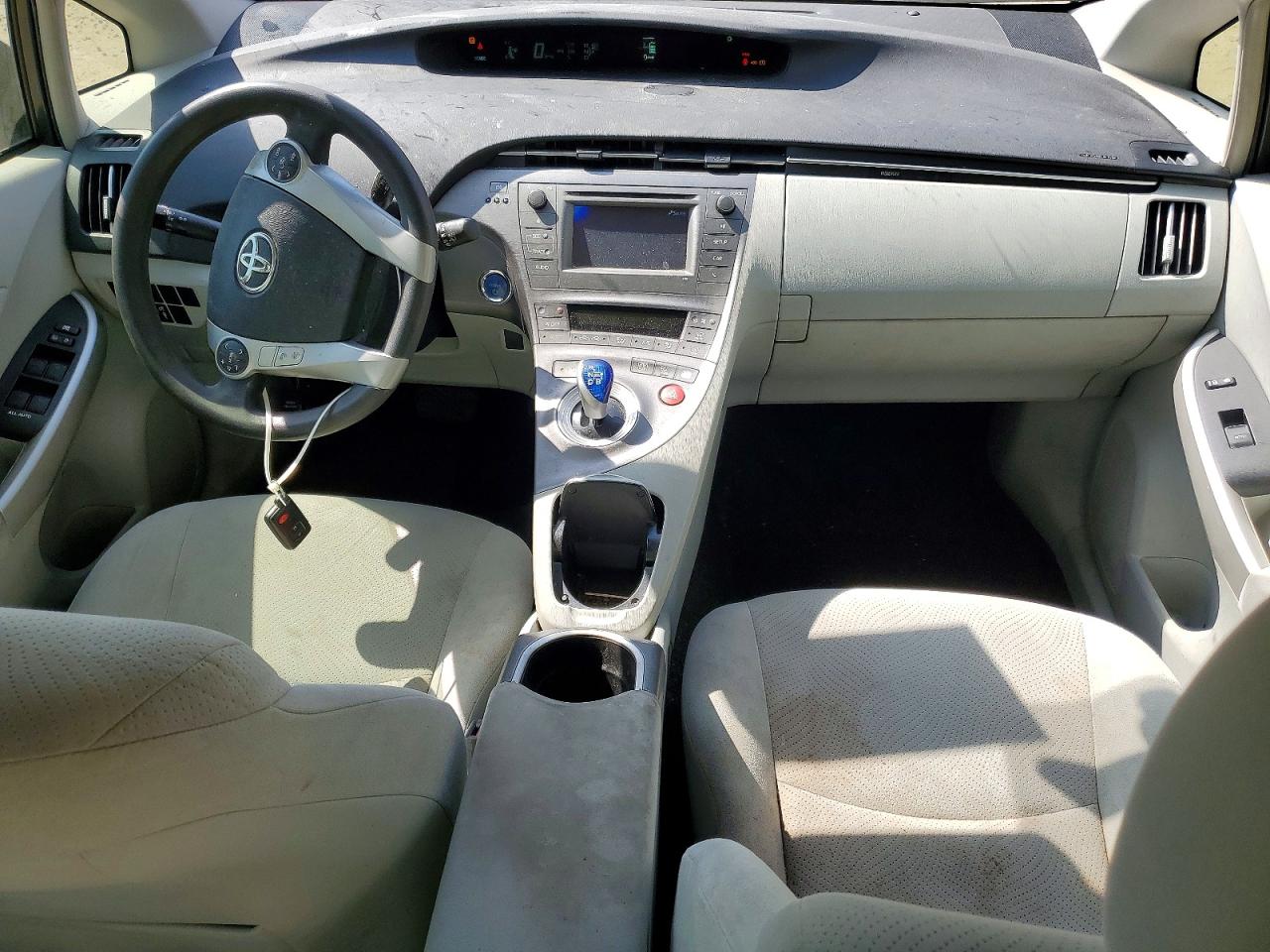 2015 TOYOTA PRIUS TWO photo 15
