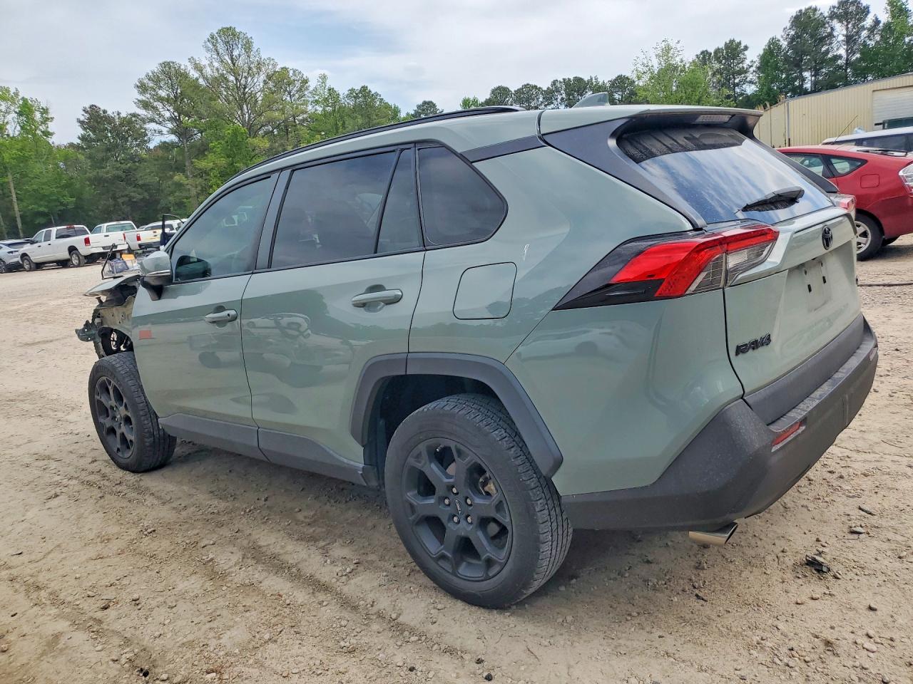 2019 TOYOTA RAV4 XLE photo 3
