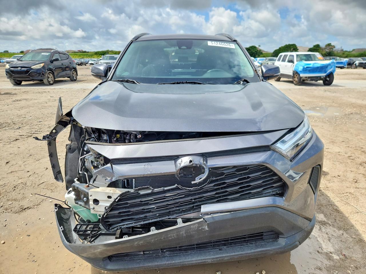 2022 TOYOTA RAV4 XLE photo 9
