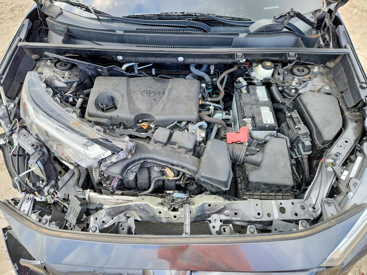2022 TOYOTA RAV4 XLE photo 21