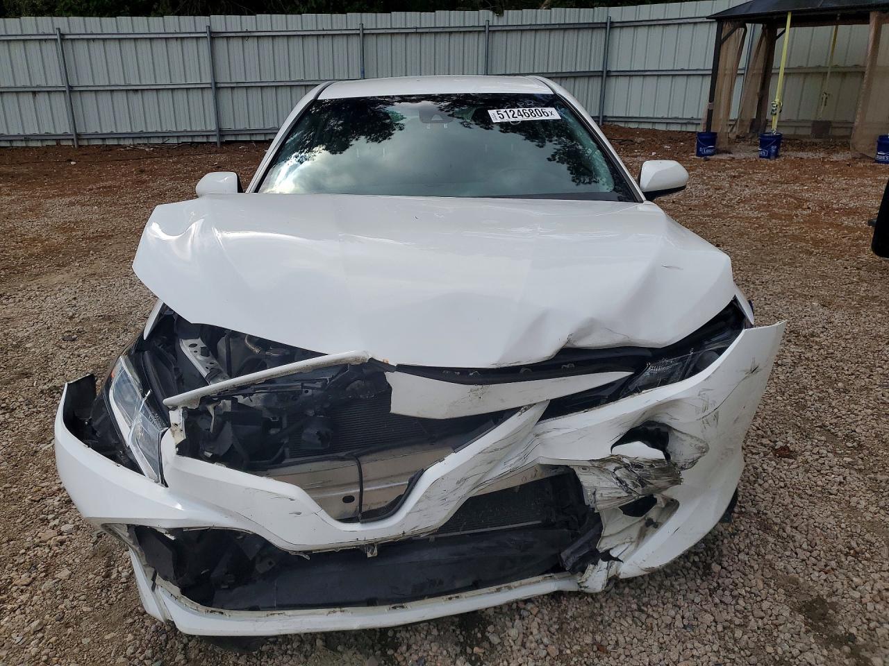 2018 TOYOTA CAMRY LE photo 5
