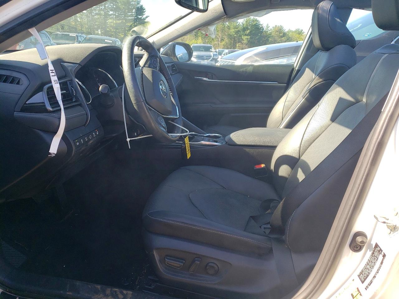 2020 TOYOTA CAMRY XSE photo 13