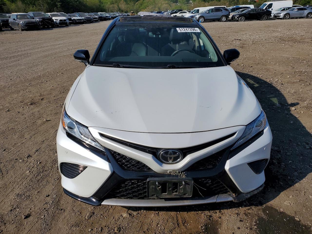 2020 TOYOTA CAMRY XSE photo 9