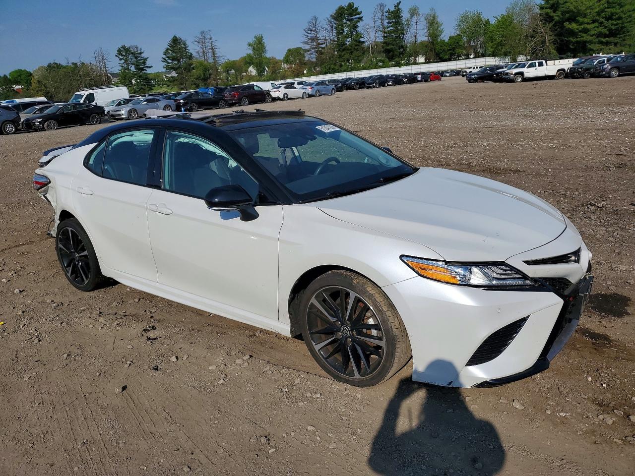2020 TOYOTA CAMRY XSE photo 7