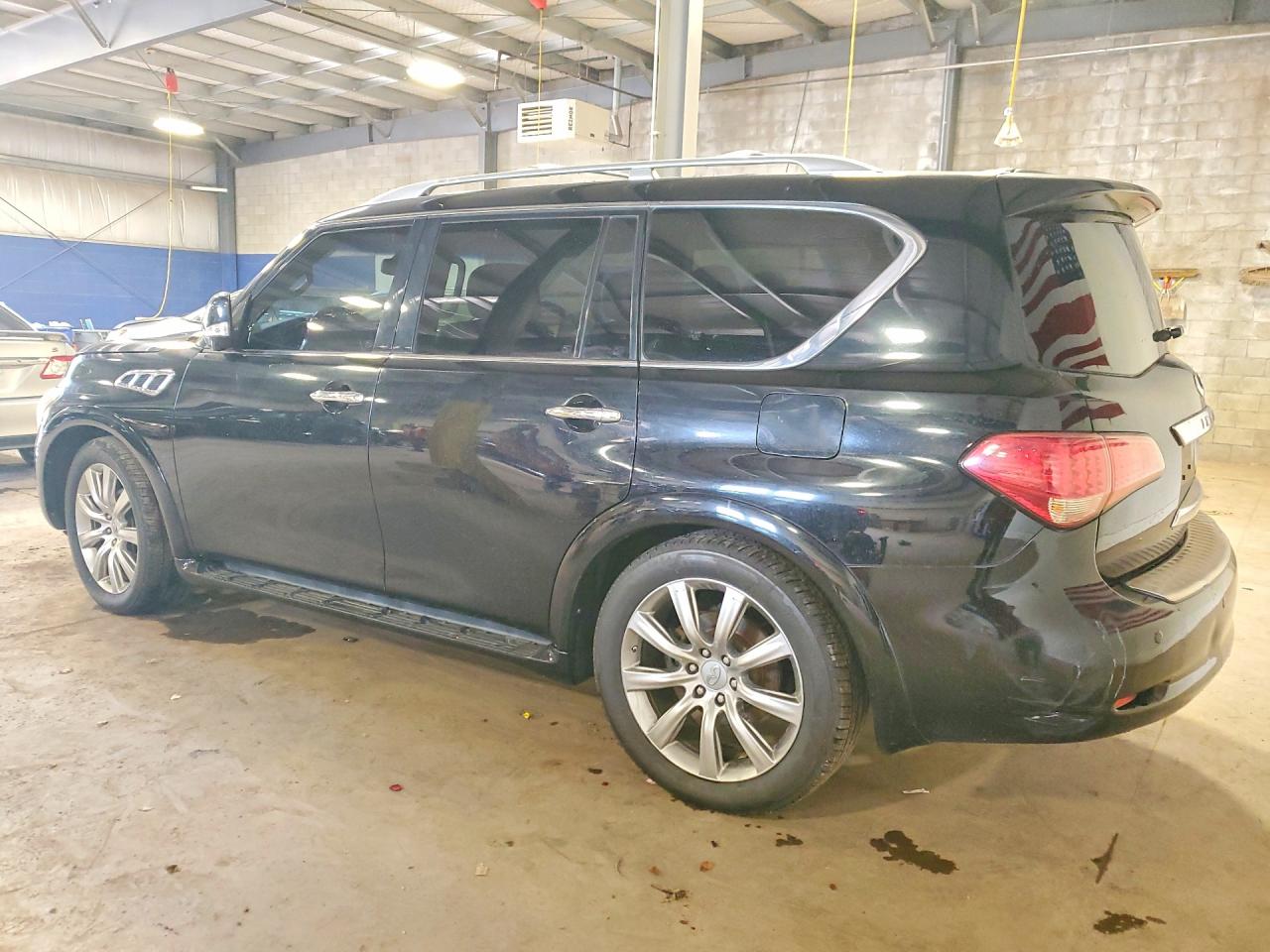2013 INFINITI QX56 BASE photo 4