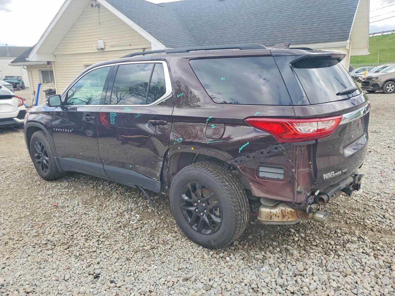 2020 CHEVROLET TRAVERSE LT photo 4