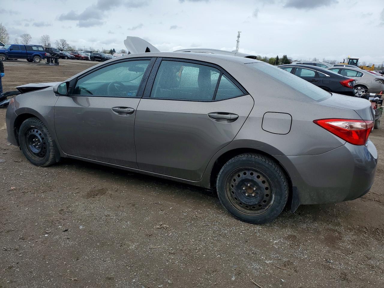 2017 TOYOTA COROLLA L photo 3