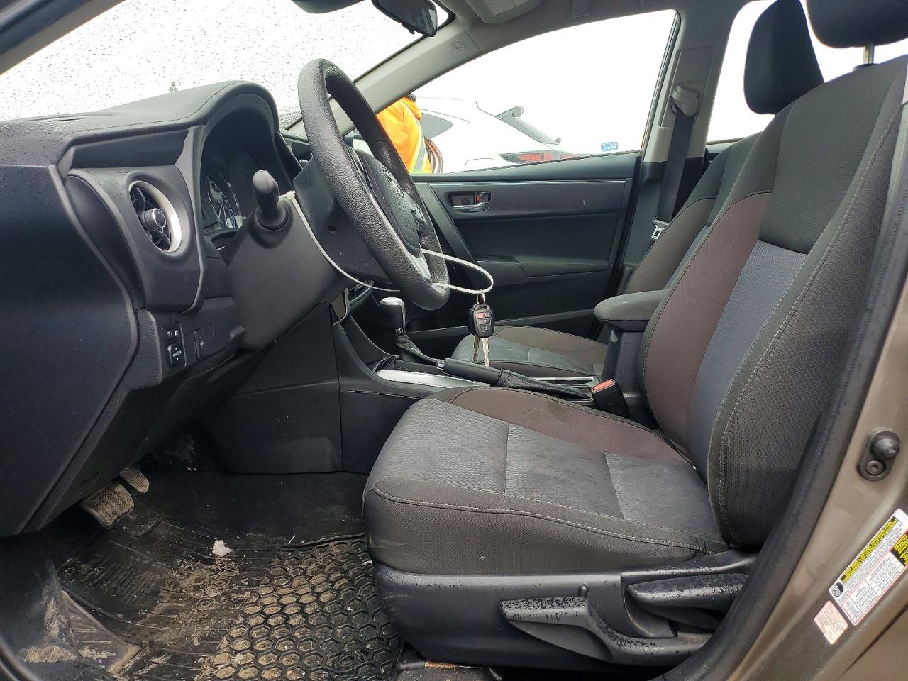2017 TOYOTA COROLLA L photo 13