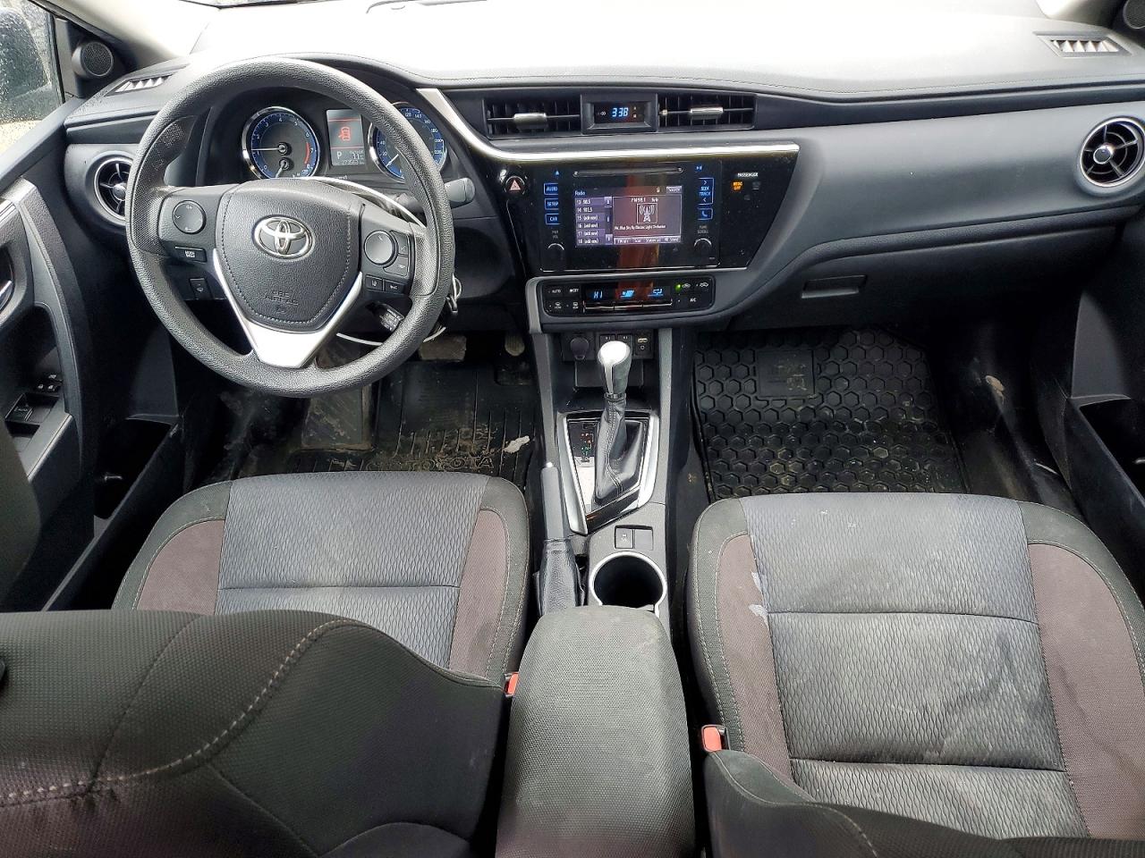 2017 TOYOTA COROLLA L photo 15