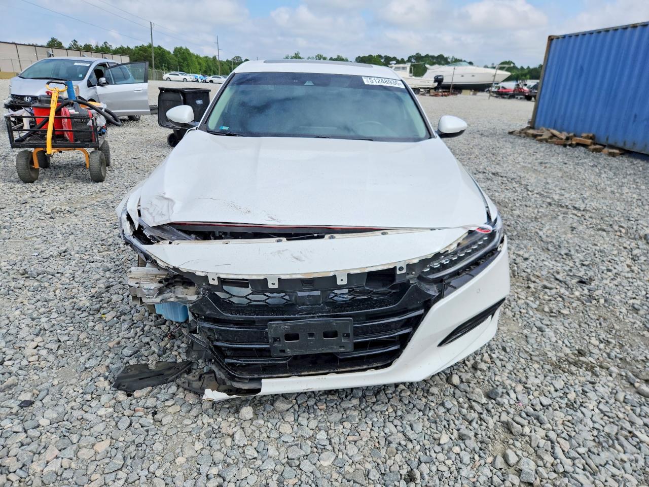 2018 HONDA ACCORD TOURING photo 9