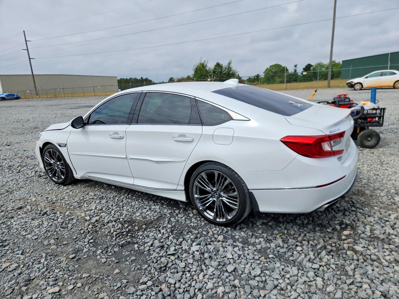 2018 HONDA ACCORD TOURING photo 3