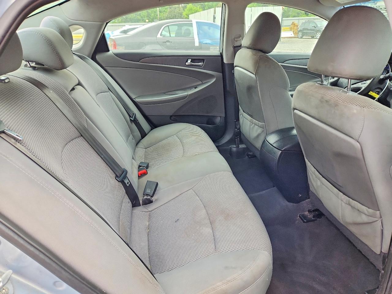 2014 HYUNDAI SONATA GLS photo 19