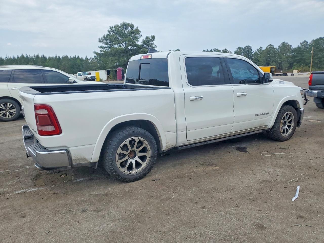 2021 RAM 1500 LONGHORN photo 3