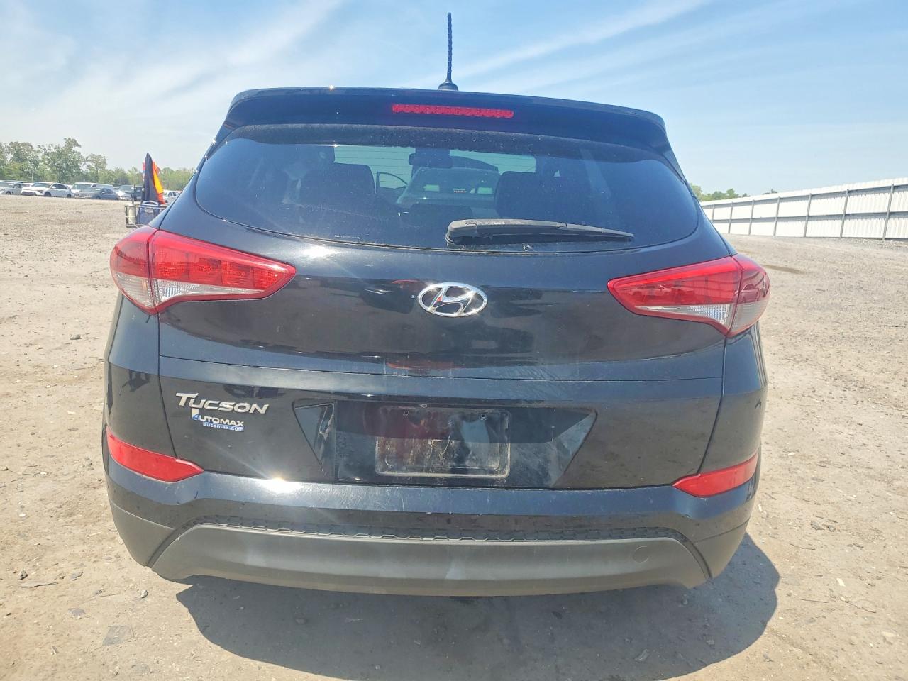 2017 HYUNDAI TUCSON SE photo 16