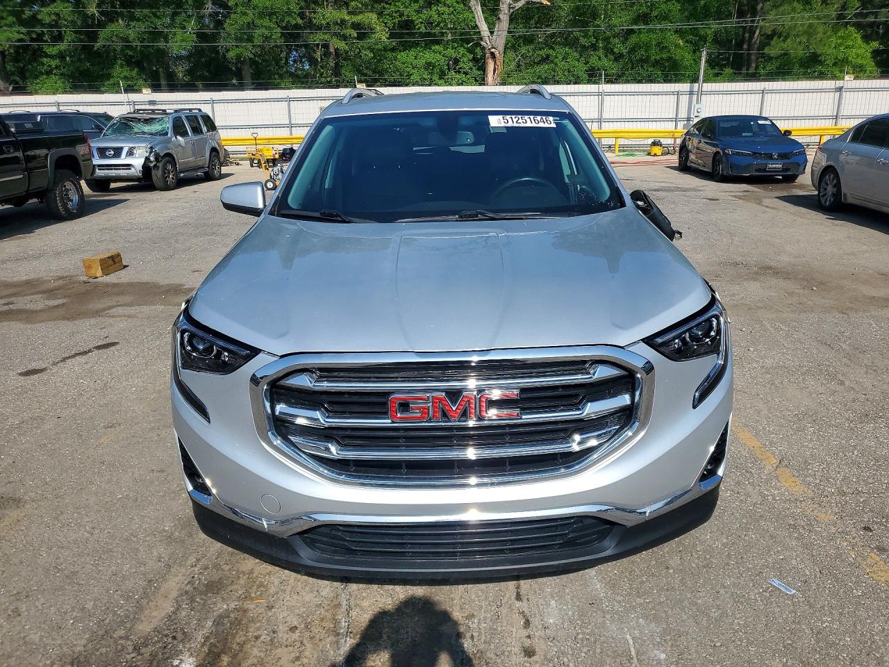 2019 GMC TERRAIN SLT photo 9
