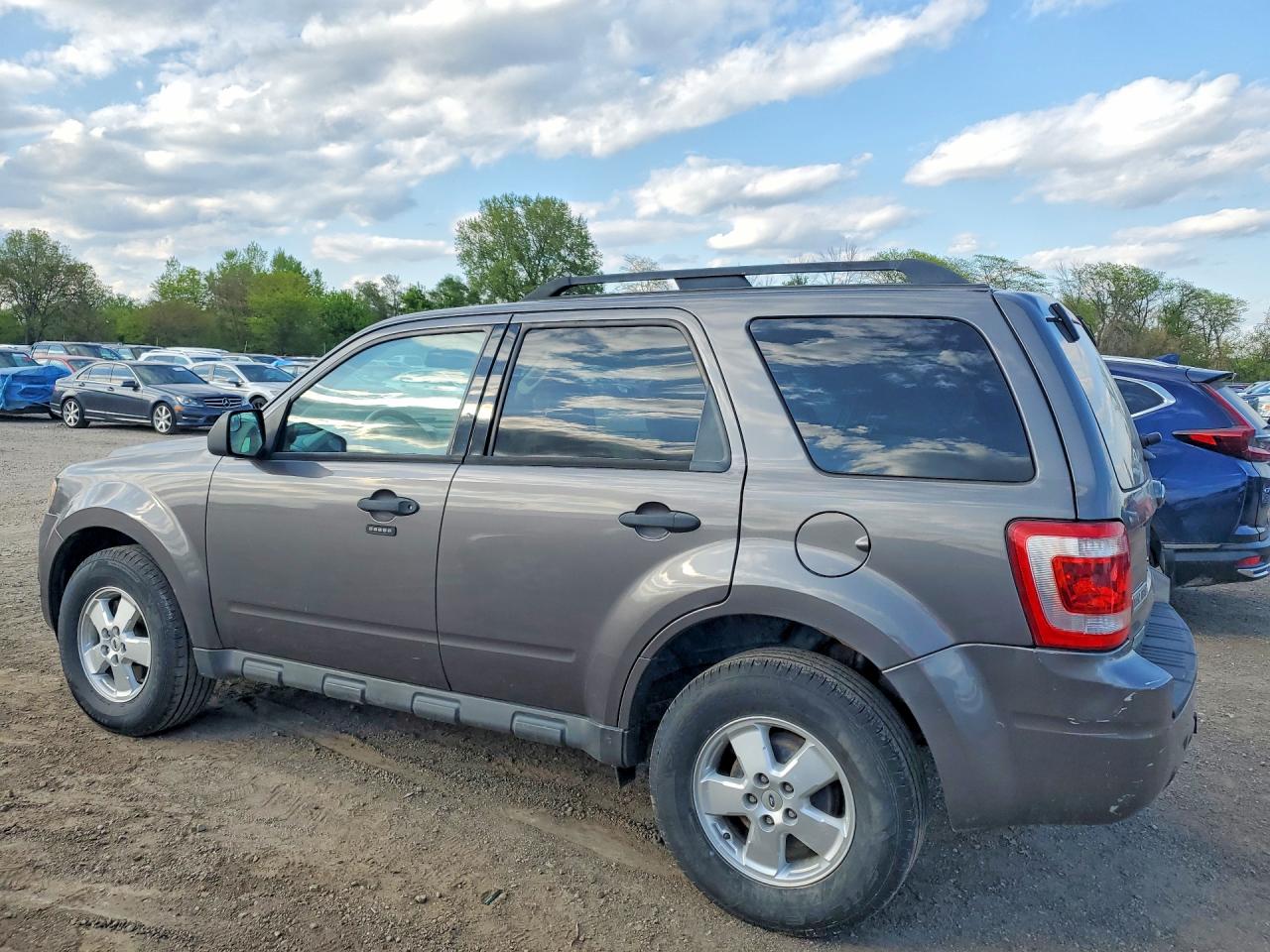 2012 FORD ESCAPE XLT photo 5