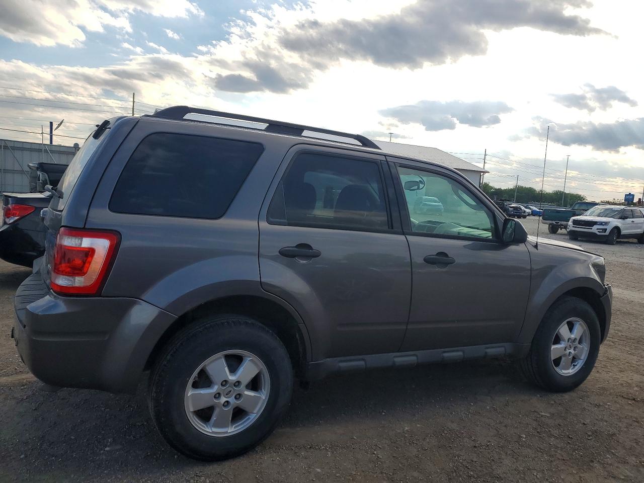 2012 FORD ESCAPE XLT photo 9