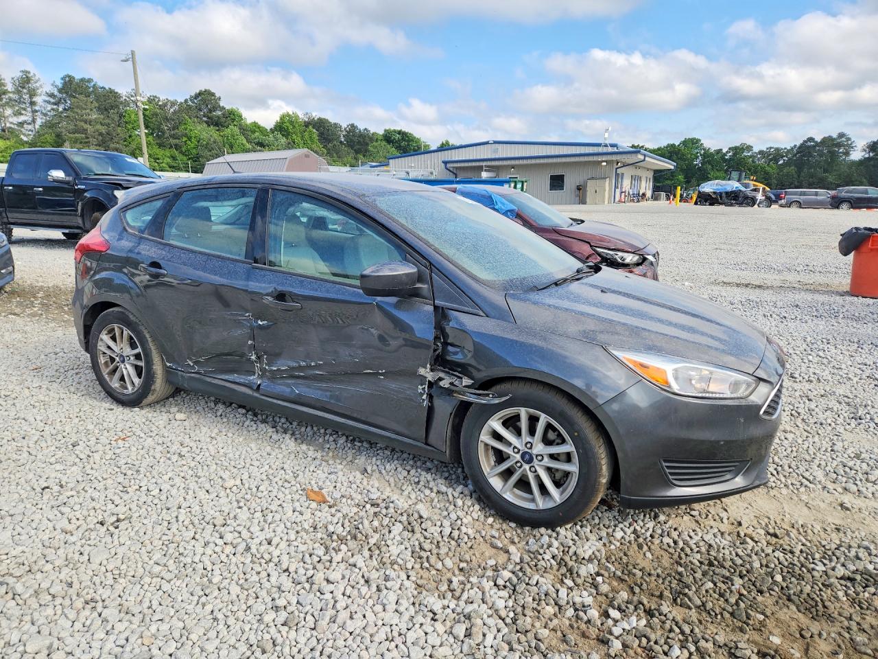 2018 FORD FOCUS SE photo 7