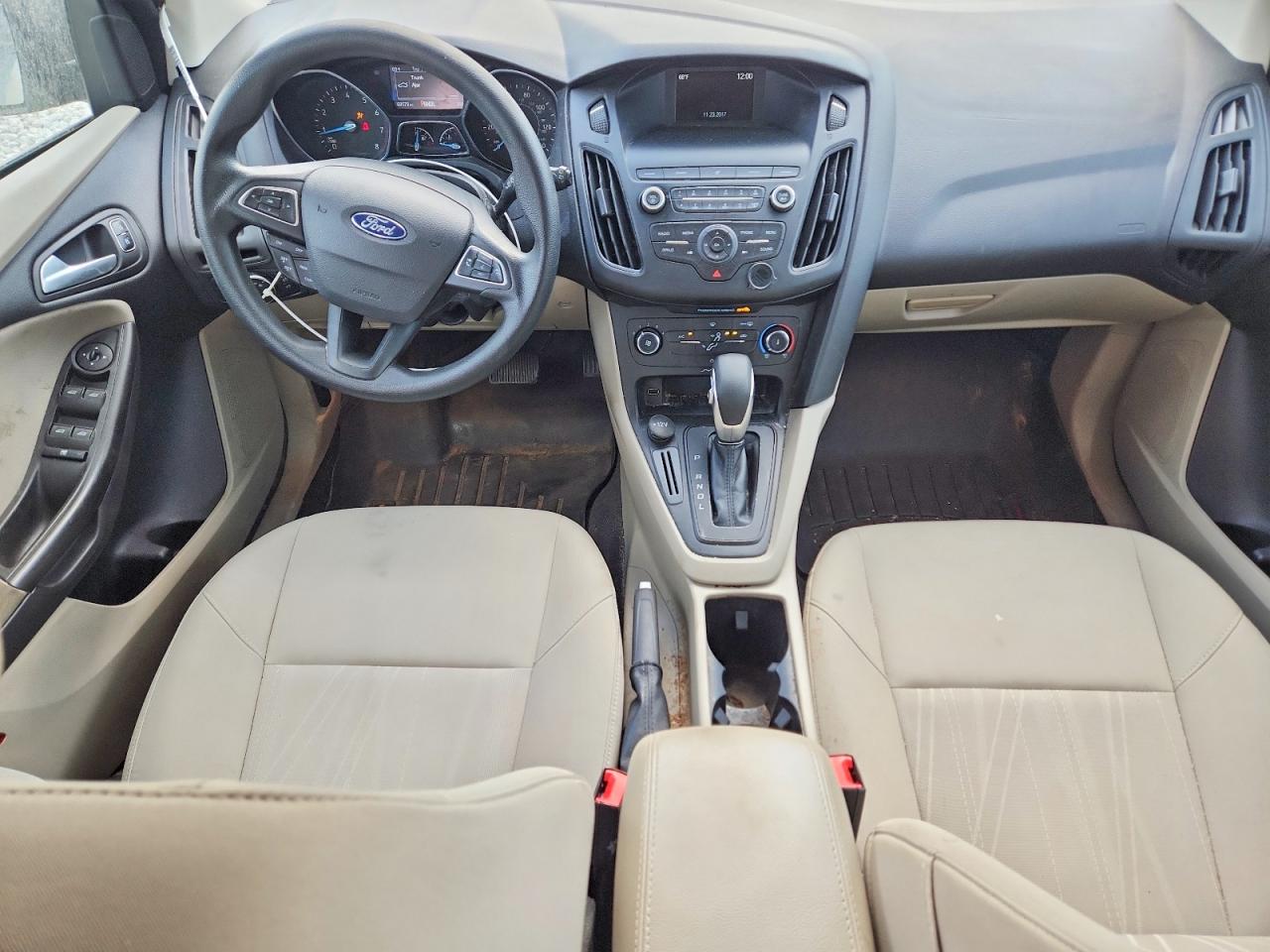 2018 FORD FOCUS SE photo 15