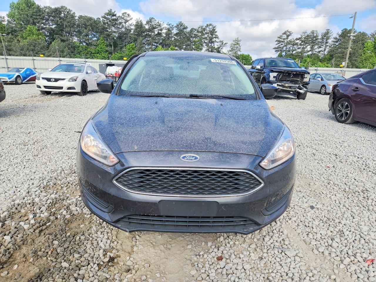 2018 FORD FOCUS SE photo 9