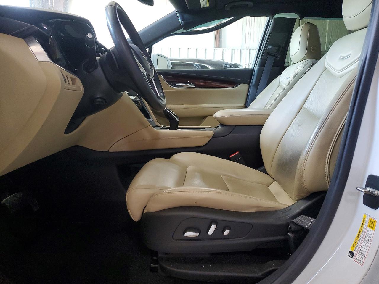 2017 CADILLAC XT5 LUXURY photo 13