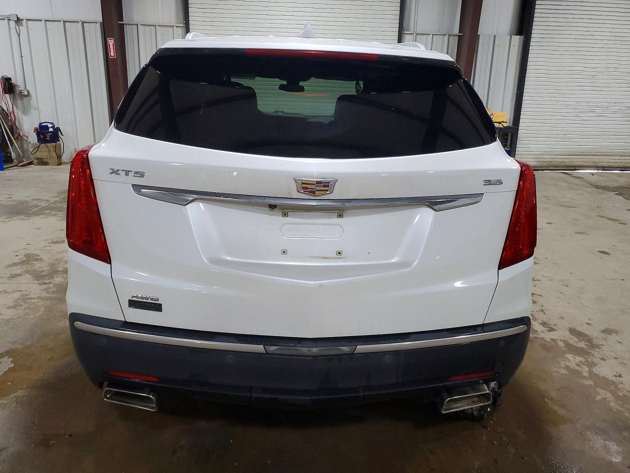2017 CADILLAC XT5 LUXURY photo 11