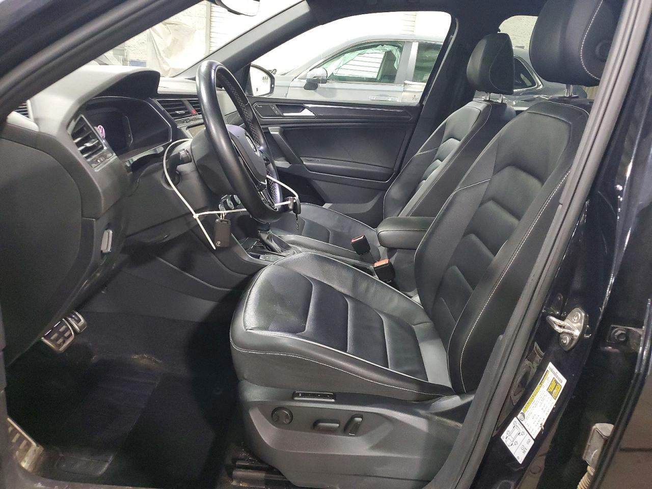 2021 VOLKSWAGEN TIGUAN SEL PREMIUM R-LINE photo 19