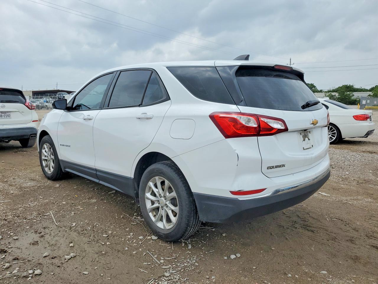 2018 CHEVROLET EQUINOX LS photo 3