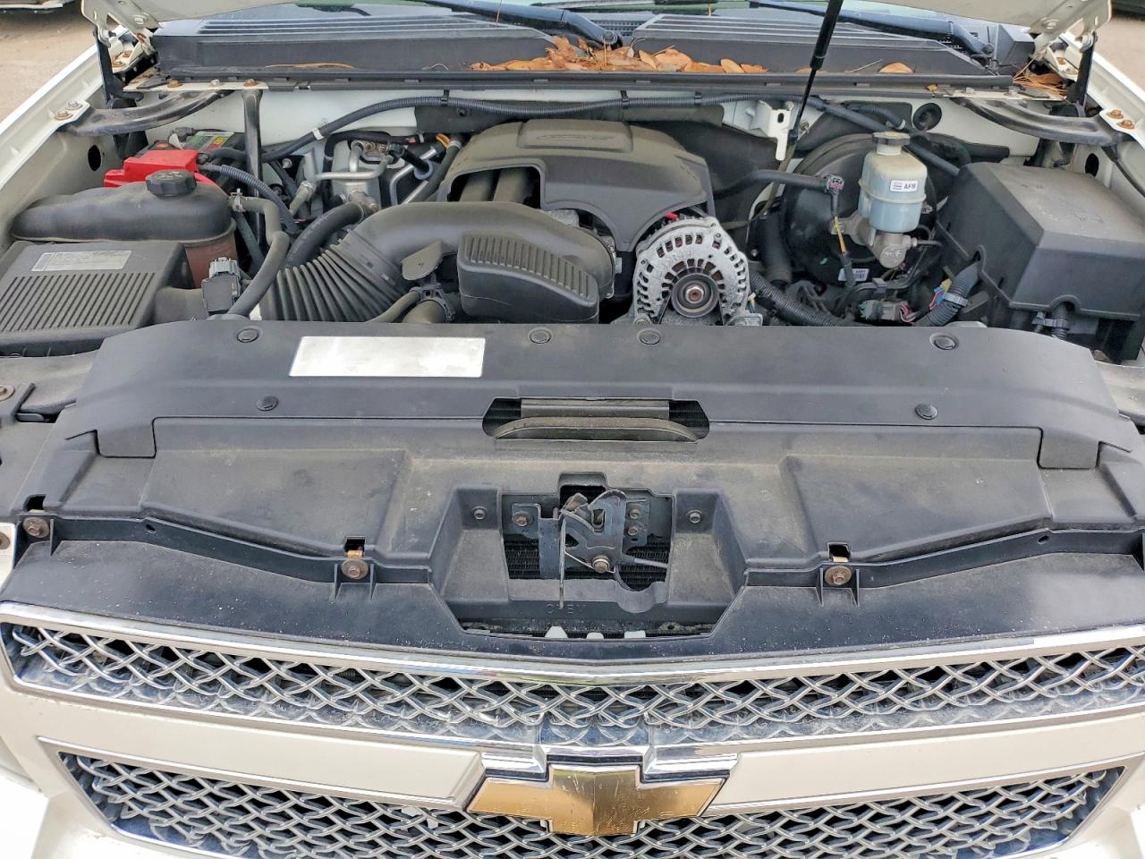 2011 CHEVROLET SUBURBAN C1500 LTZ photo 23
