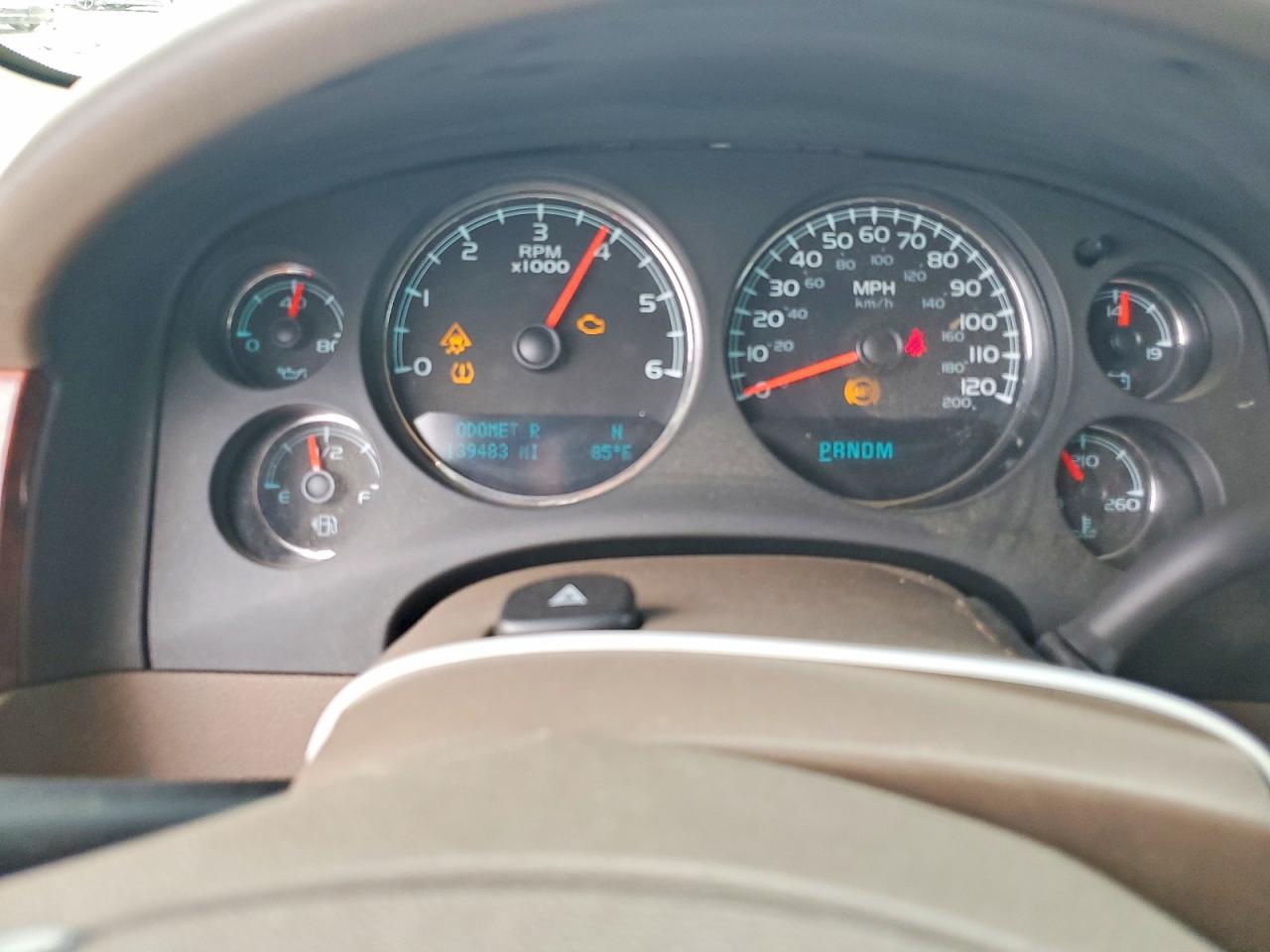 2011 CHEVROLET SUBURBAN C1500 LTZ photo 17