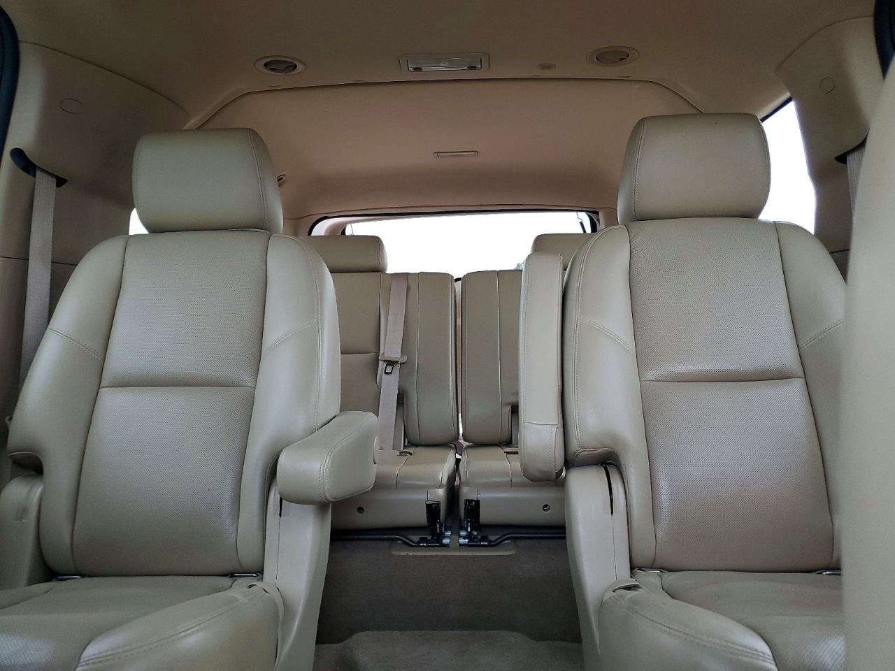 2011 CHEVROLET SUBURBAN C1500 LTZ photo 19