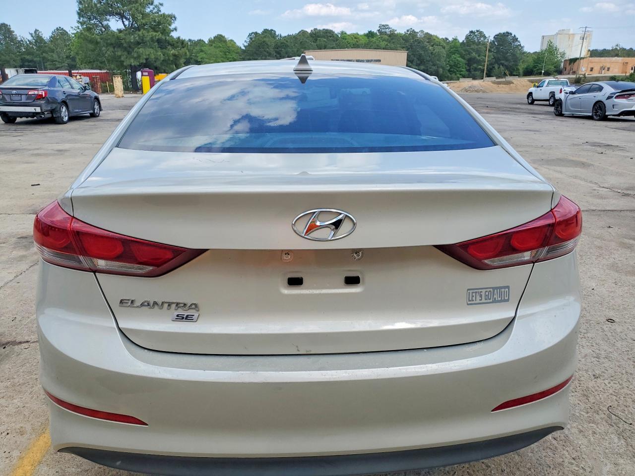 2017 HYUNDAI ELANTRA SE photo 11