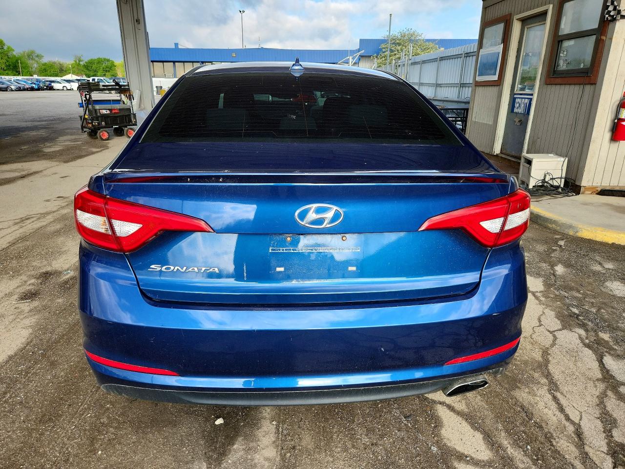 2016 HYUNDAI SONATA SE photo 16
