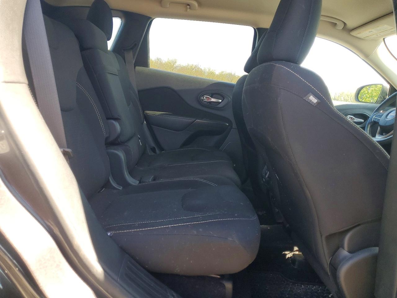 2016 JEEP CHEROKEE LATITUDE photo 31