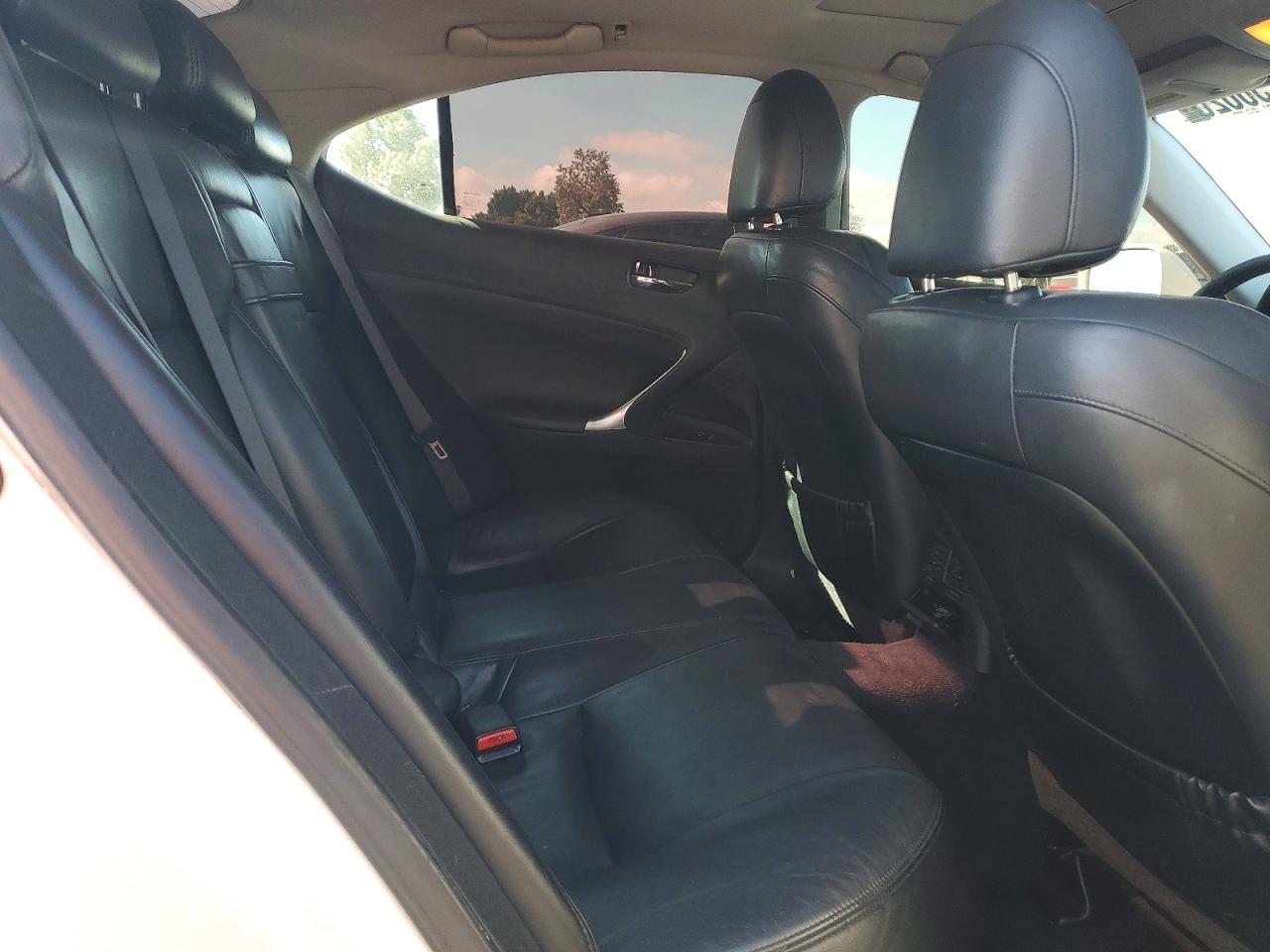 2008 LEXUS IS 250 photo 28