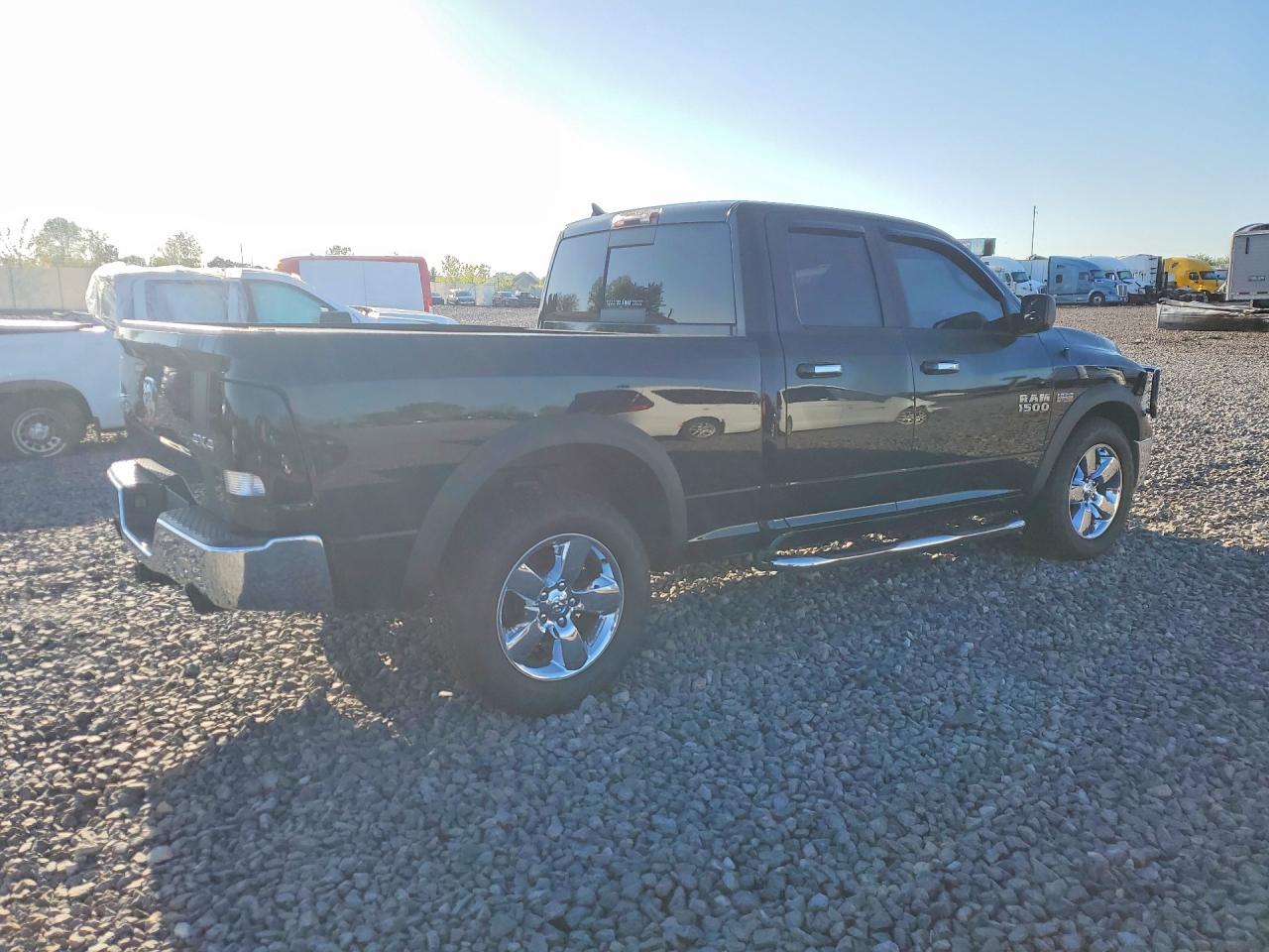 2015 RAM 1500 SLT photo 5
