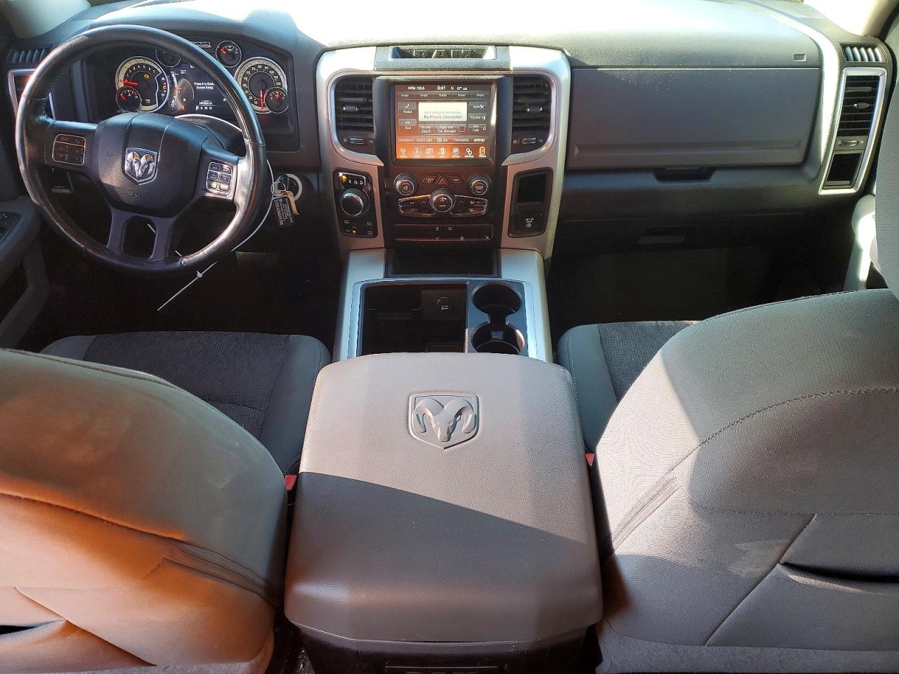 2015 RAM 1500 SLT photo 15